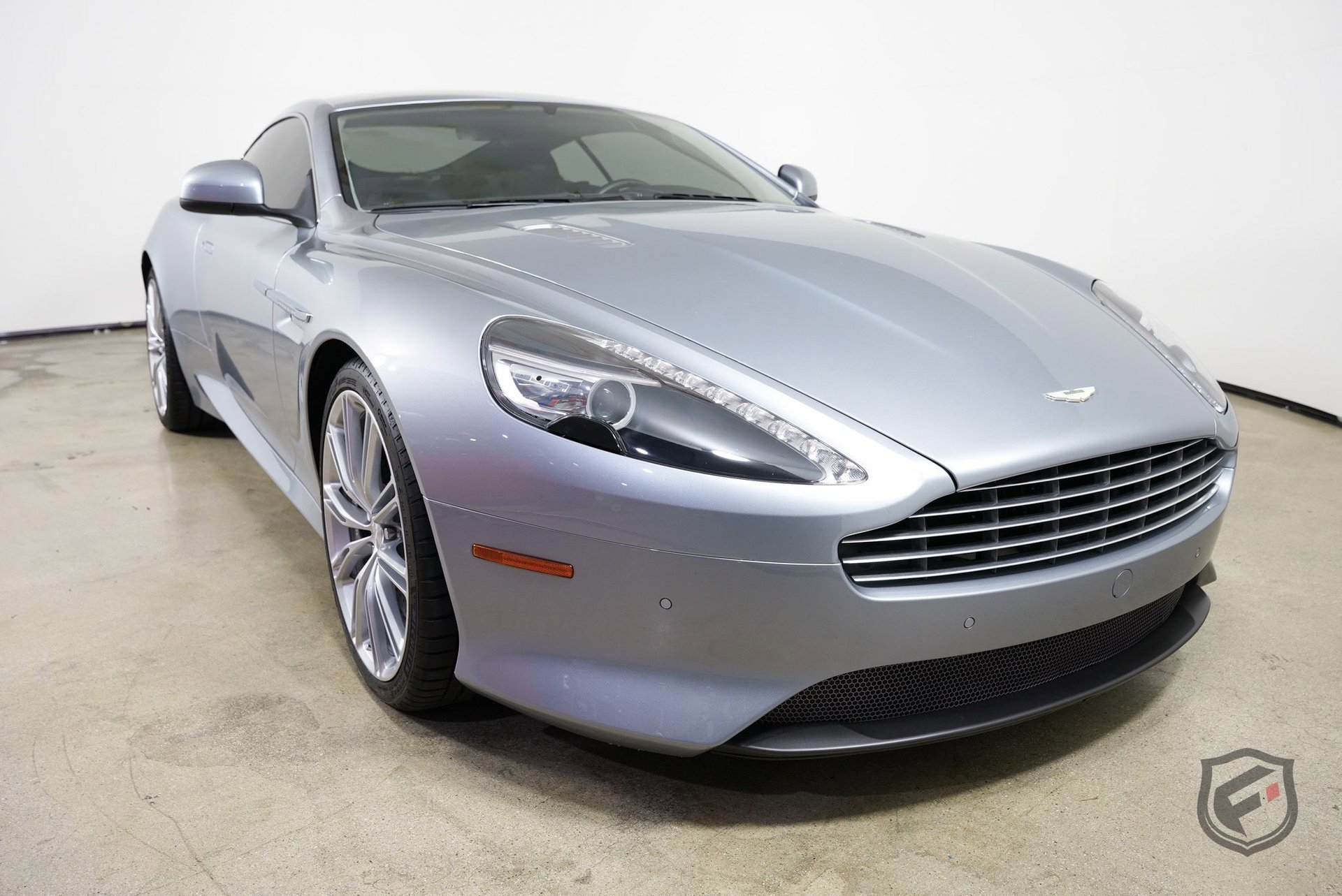 Used 2014 Aston Martin DB9 Coupe image 2