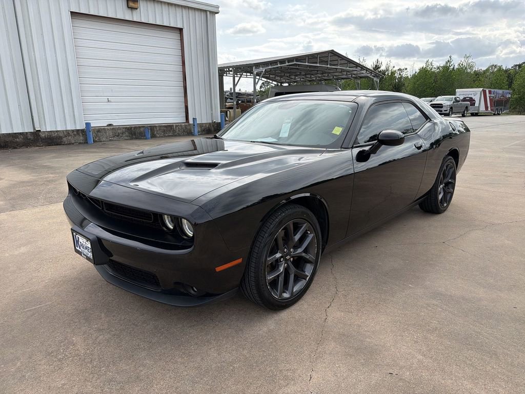 Used 2019 Dodge Challenger SXT w/ Plus Package image 4