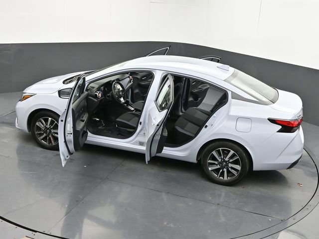 Used 2025 Nissan Versa SV image 59