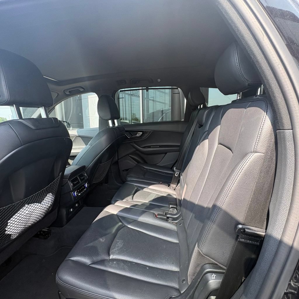 Used 2018 Audi Q7 3.0T Premium Plus w/ Premium Plus Package AWD/4WD image 9