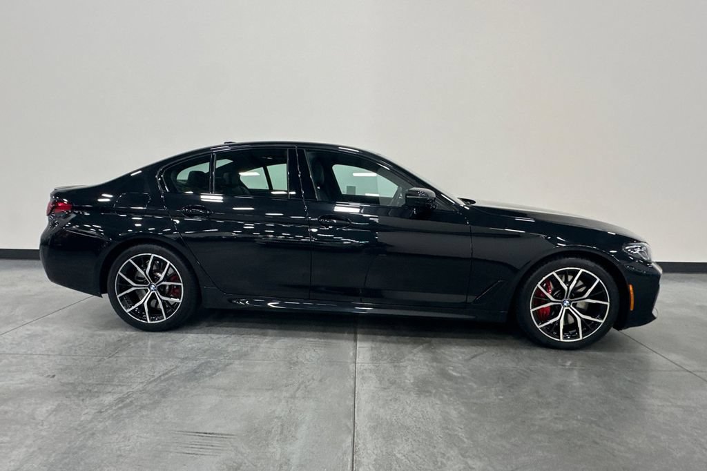 Used 2023 BMW 540i xDrive w/ M Sport Package AWD/4WD image 3