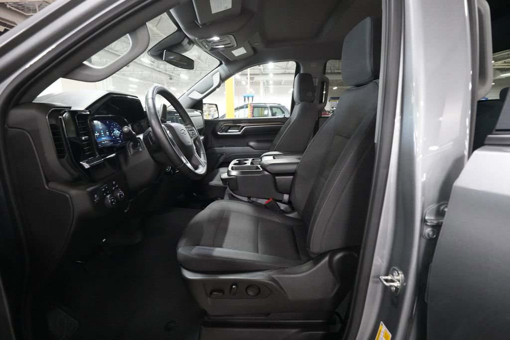 Certified 2024 Chevrolet Silverado 1500 RST AWD/4WD image 6