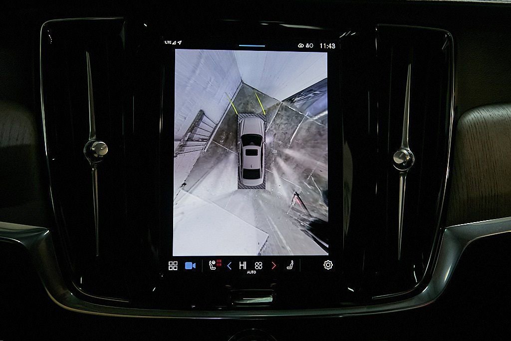 Certified 2024 Volvo S90 T8 Ultimate image 29