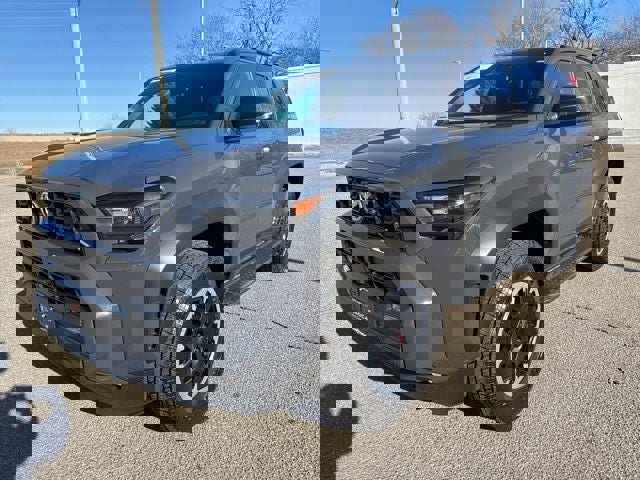 Certified 2025 Toyota 4Runner TRD Off-Road image 5