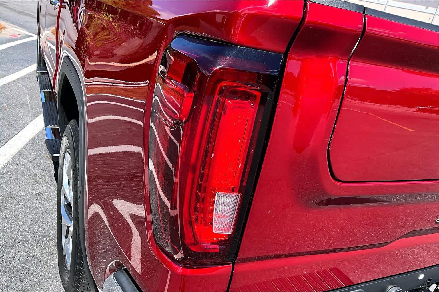 Used 2023 GMC Sierra 1500 SLT w/ SLT Premium Package RWD image 28