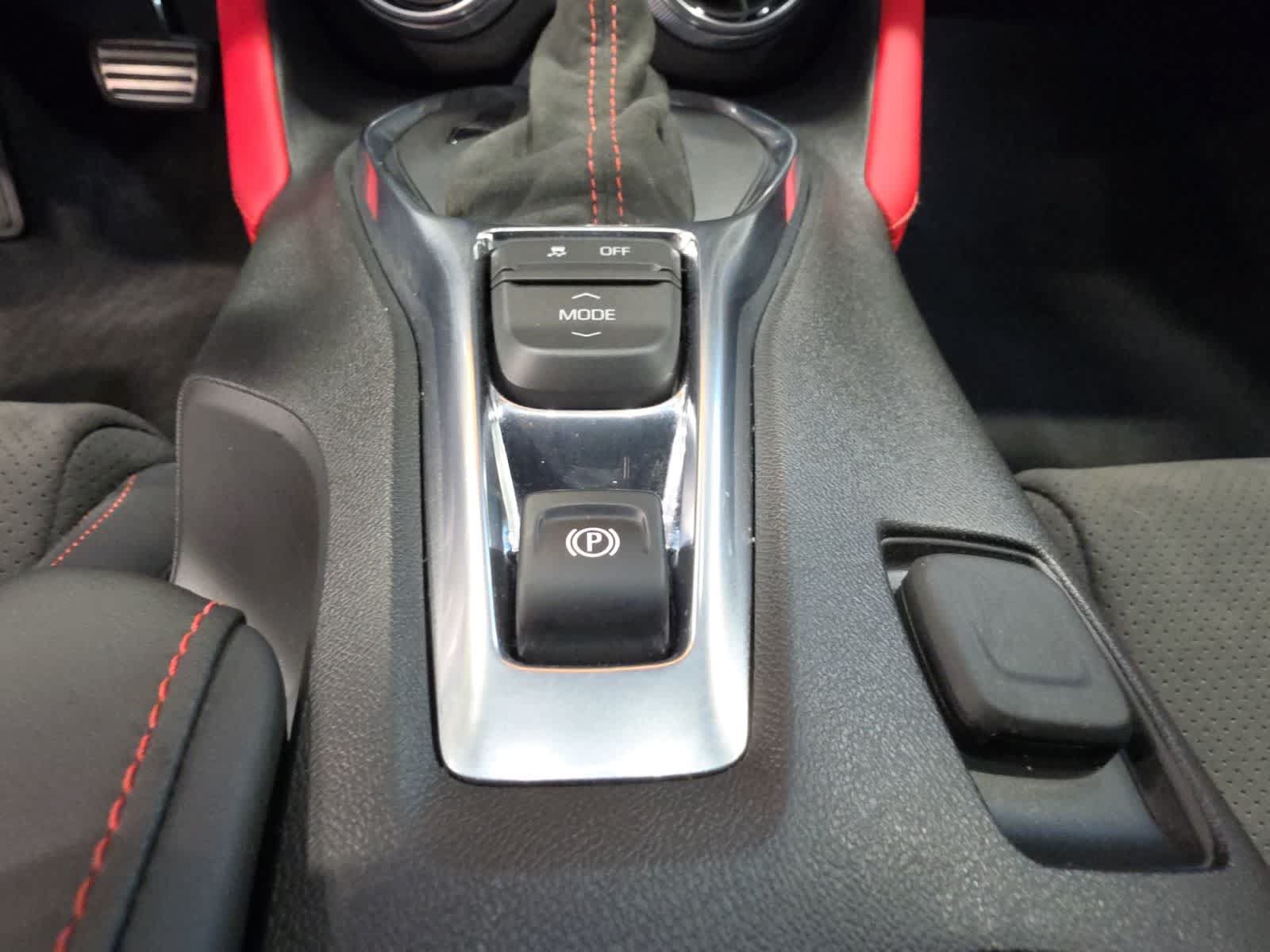 Used 2020 Chevrolet Camaro ZL1 RWD image 25