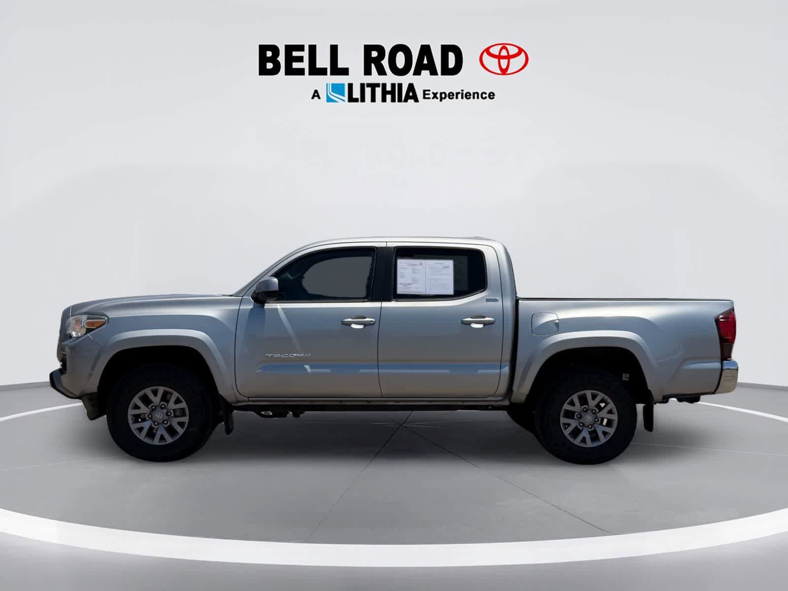 Used 2019 Toyota Tacoma SR5 AWD/4WD image 3