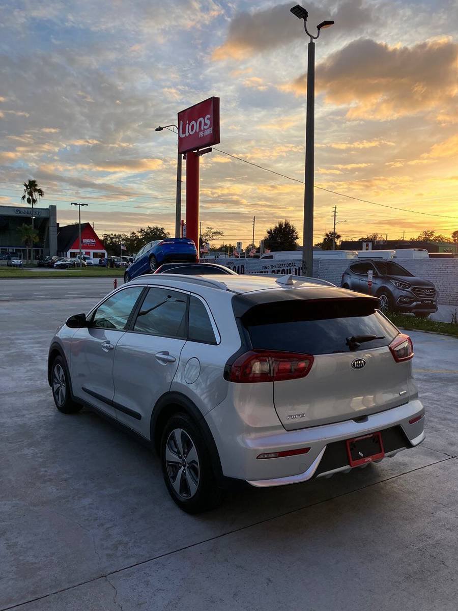 Used 2019 Kia Niro LX FWD image 8