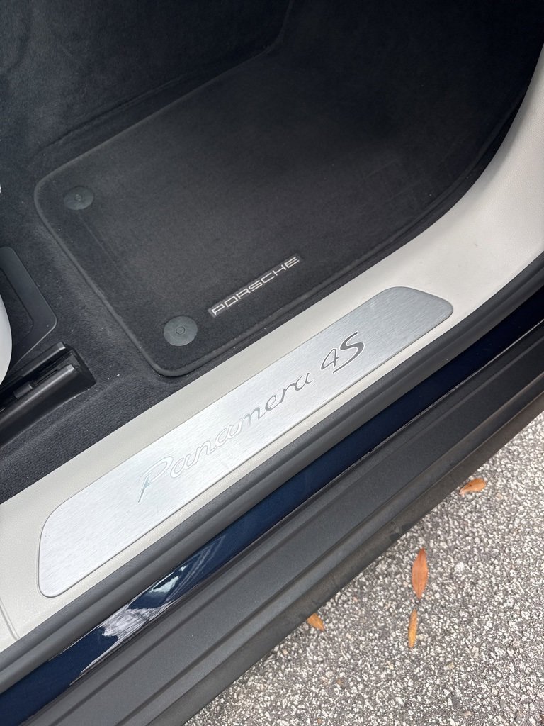 Used 2018 Porsche Panamera 4S image 6