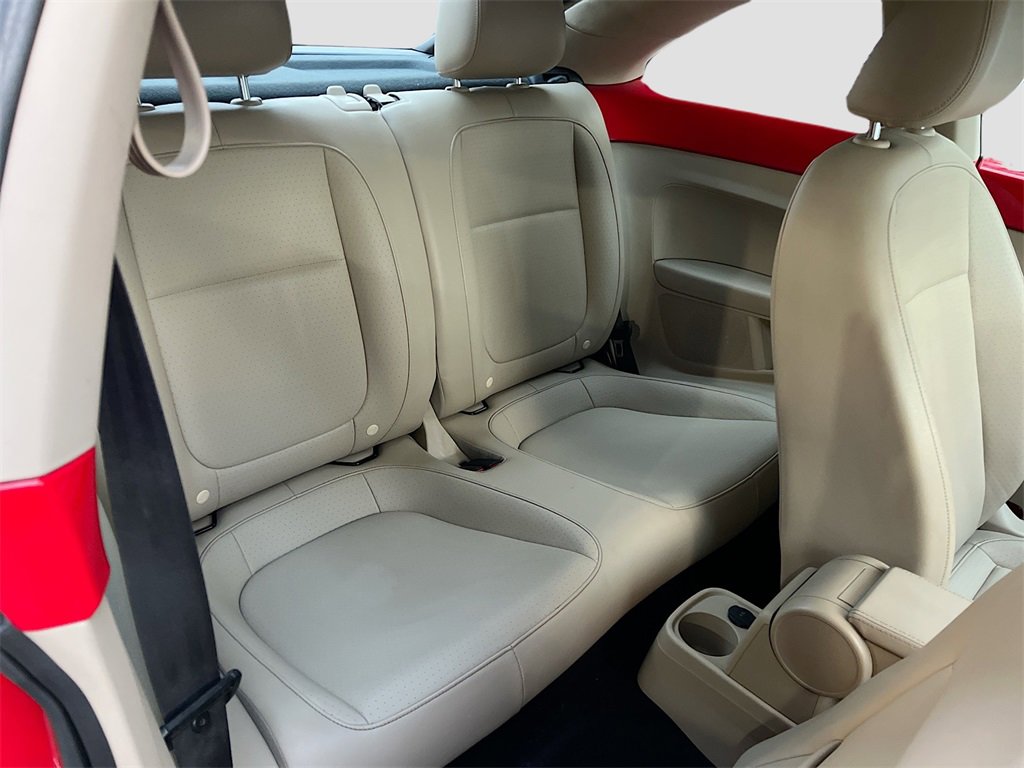 Used 2019 Volkswagen Beetle 2.0T SE image 26