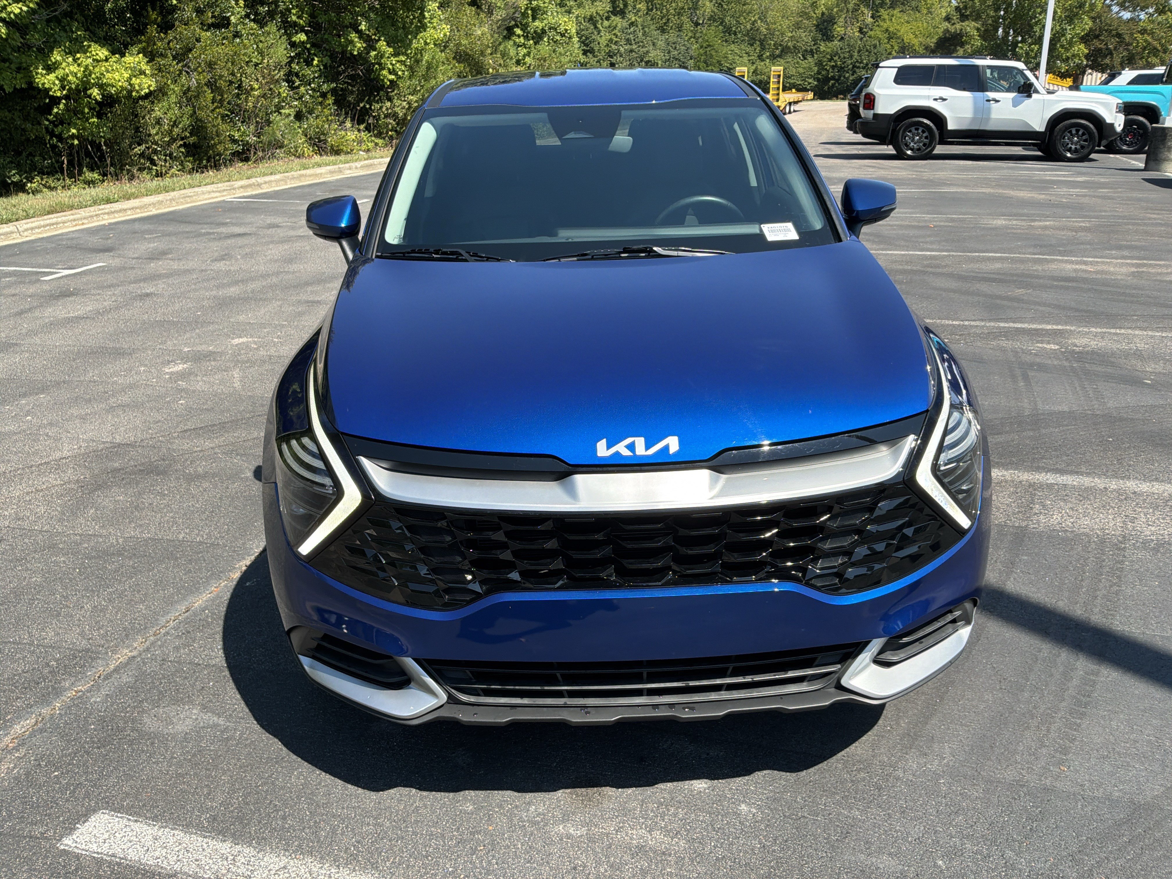 Used 2025 Kia Sportage EX FWD image 3