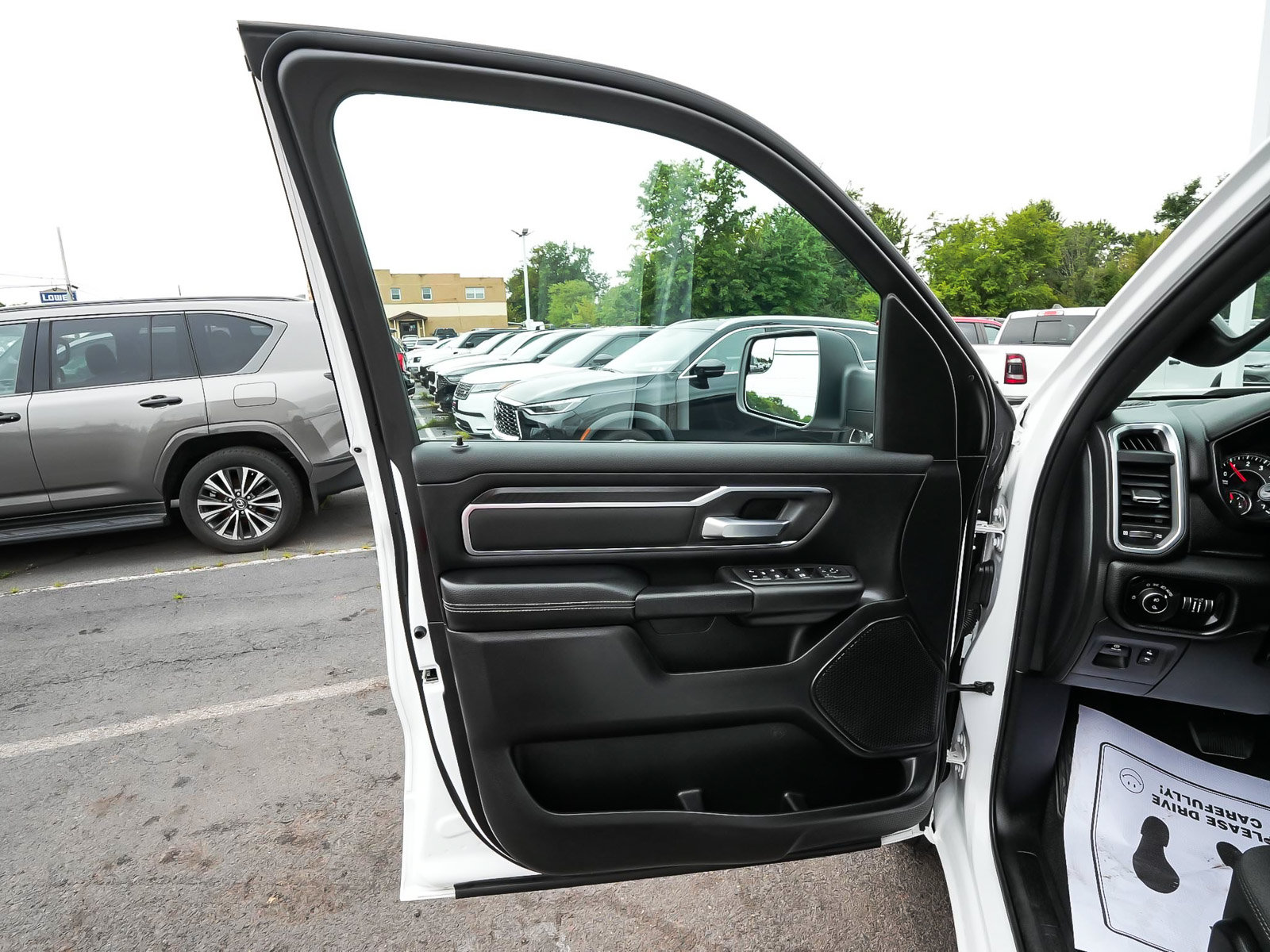 Used 2025 RAM 1500 Big Horn AWD/4WD image 11
