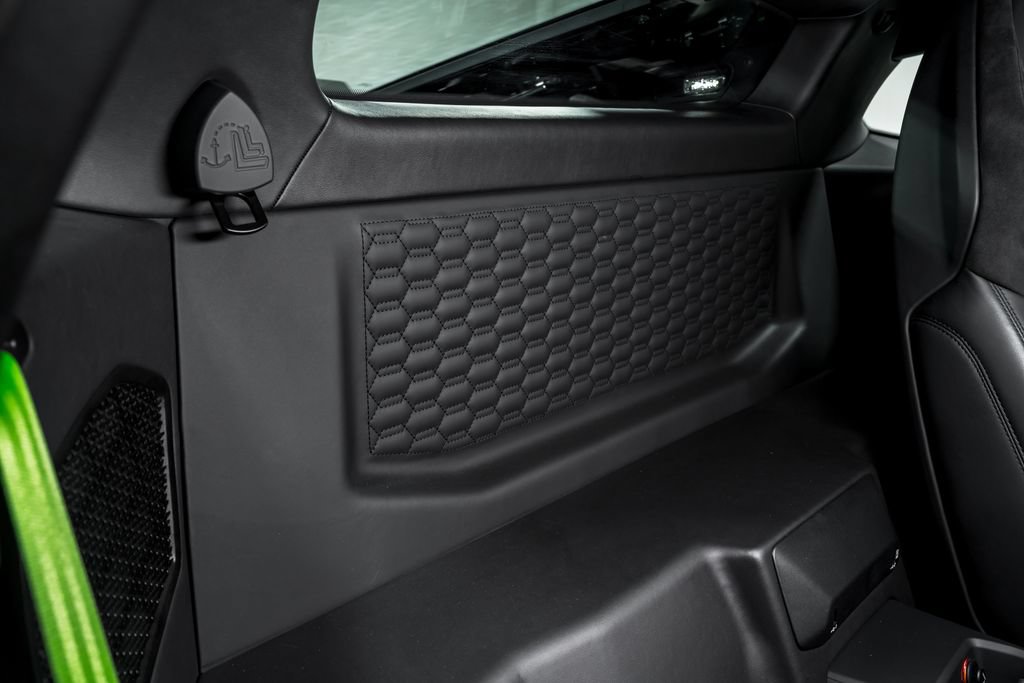 Used 2022 Lamborghini Huracan EVO RWD image 31