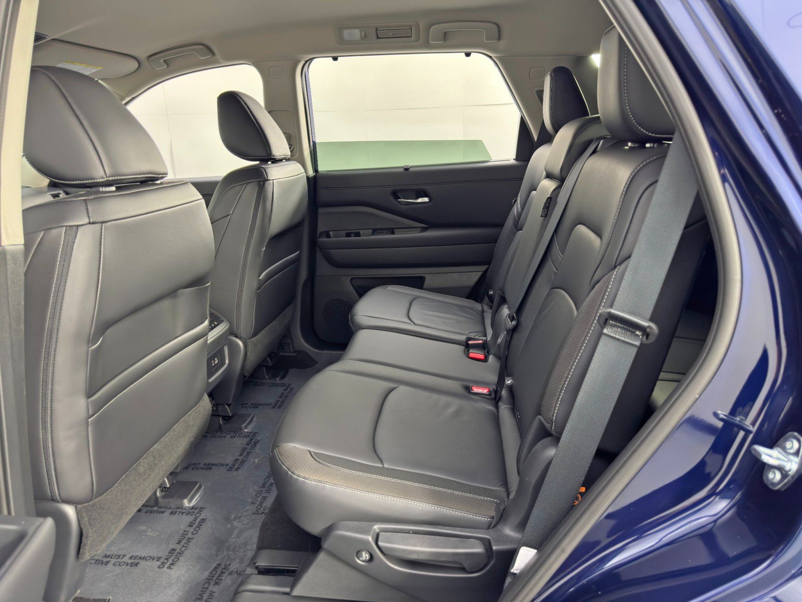 Used 2025 Nissan Pathfinder SL AWD/4WD image 38