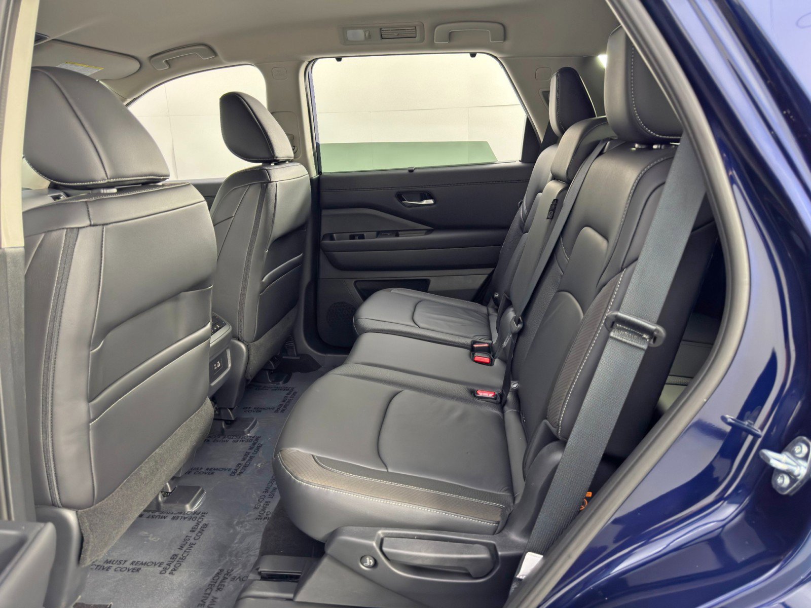 Used 2025 Nissan Pathfinder SL image 38