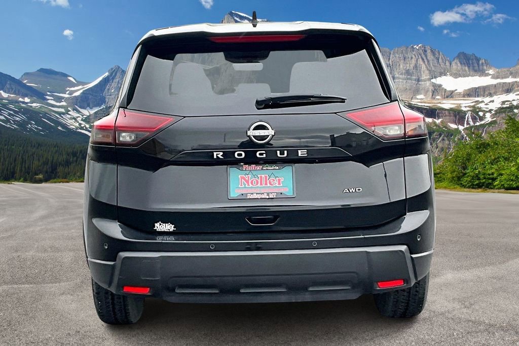 Used 2025 Nissan Rogue SV AWD/4WD image 4