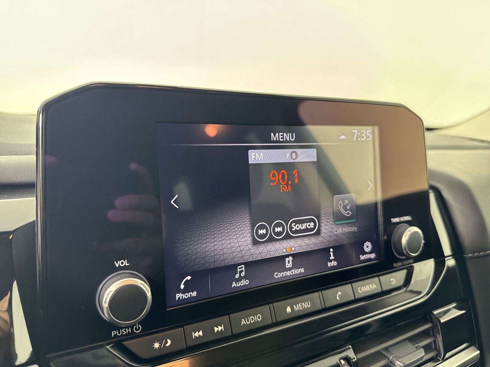 Certified 2025 Nissan Pathfinder SV image 6