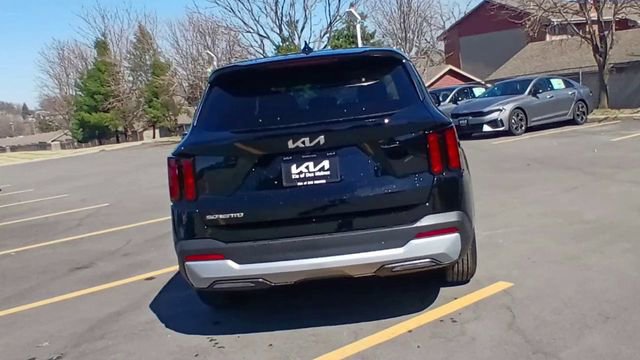 New 2026 Kia Sorento LX FWD image 2