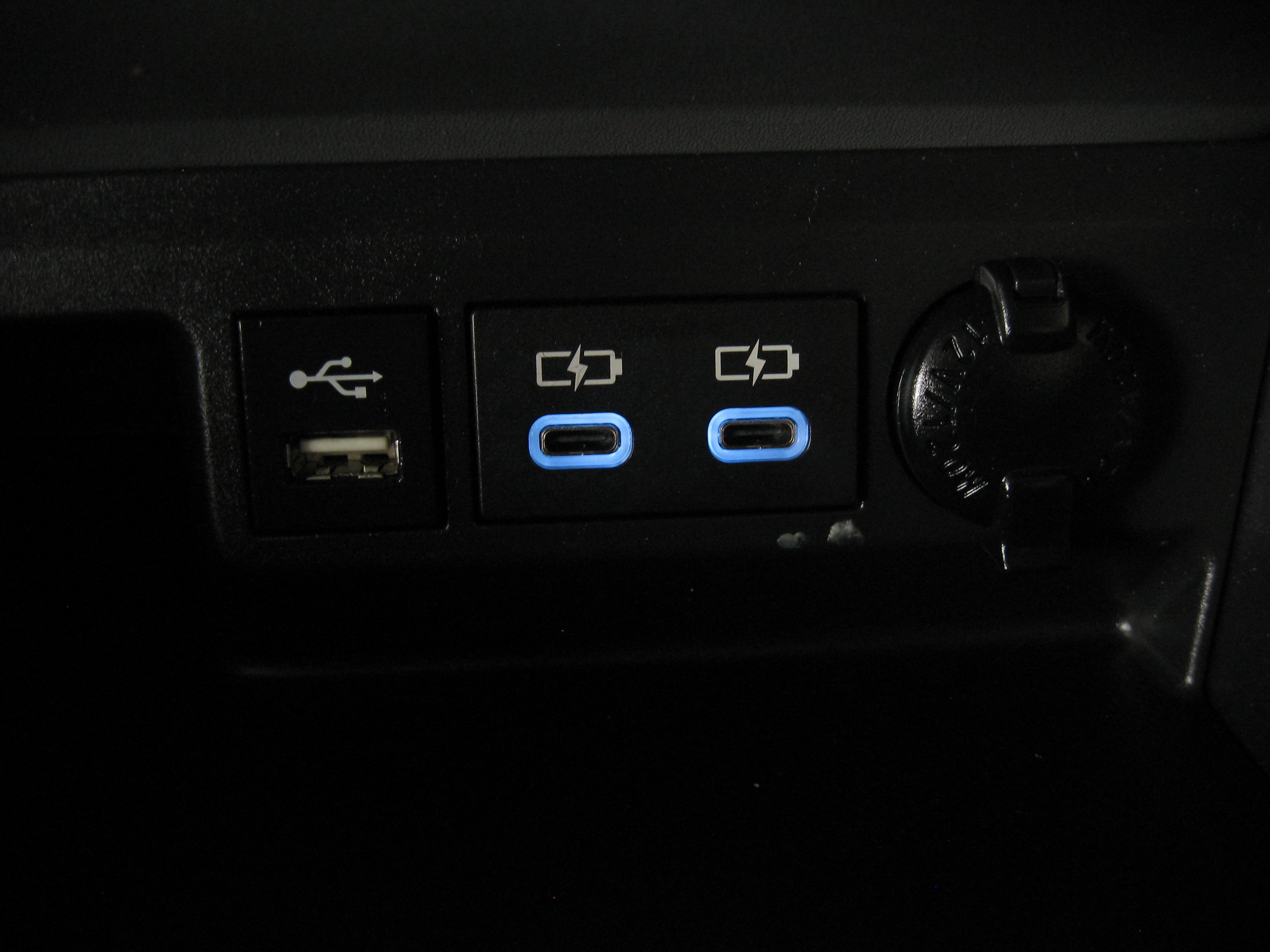 Used 2022 Toyota Highlander XLE image 18