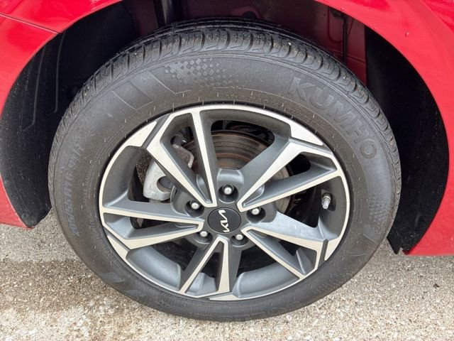 Used 2024 Kia Forte LXS w/ LXS Technology Package FWD image 12