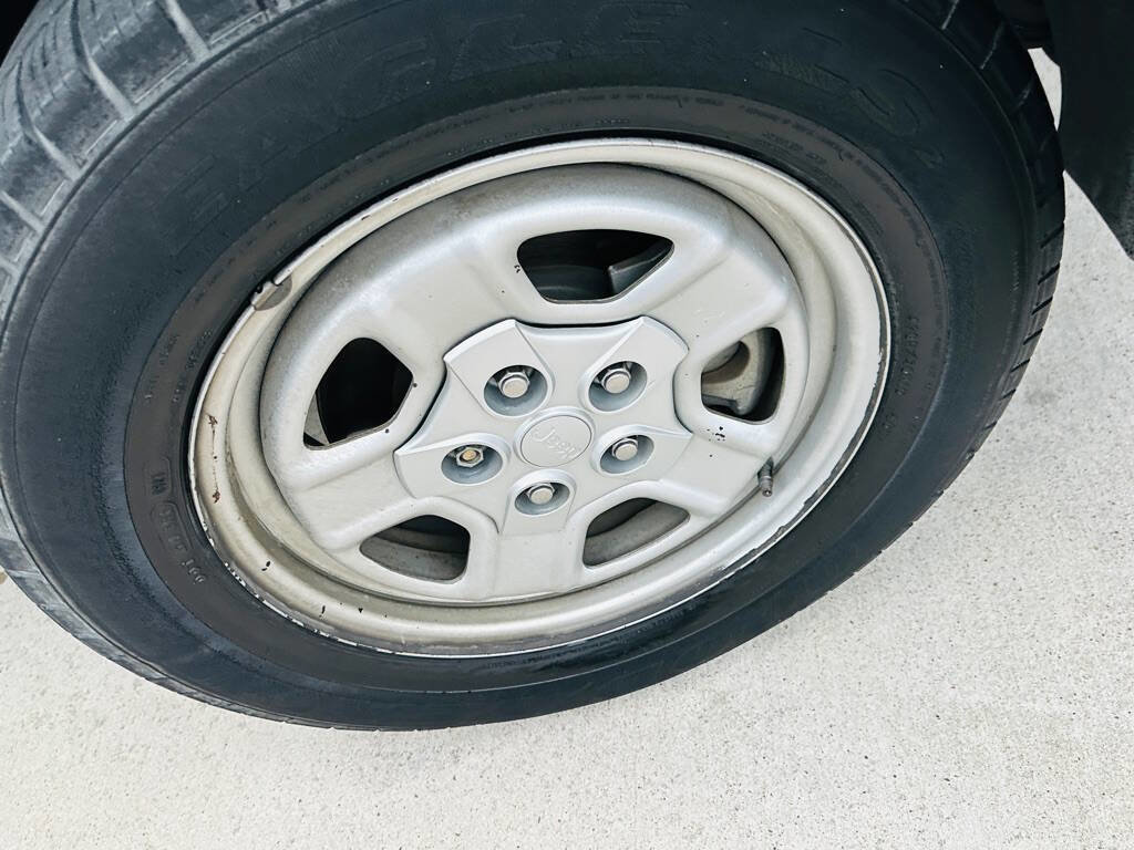 Used 2016 Jeep Patriot Sport w/ Power Value Group FWD image 27