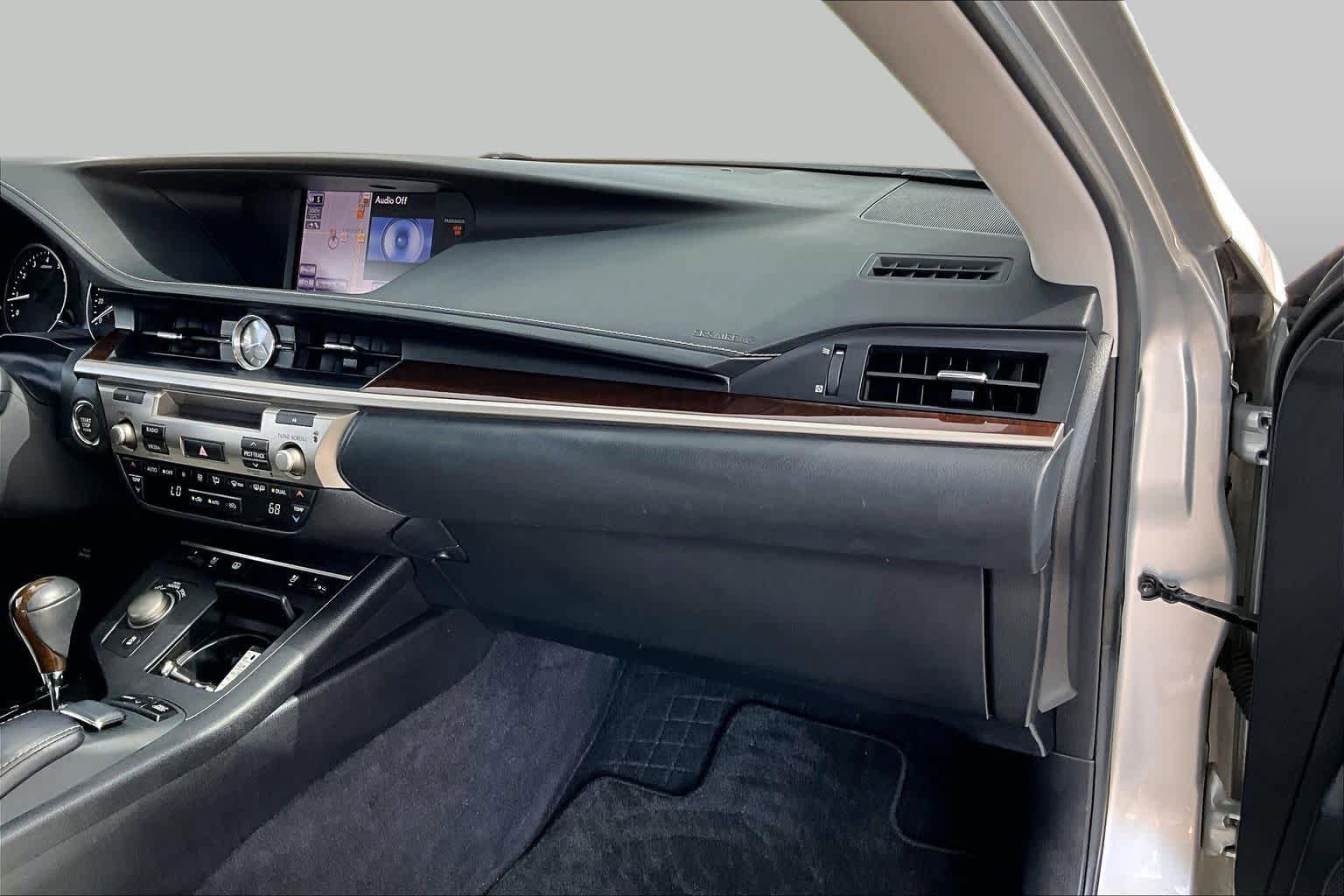 Used 2013 Lexus ES 350 w/ Luxury Pkg FWD image 18