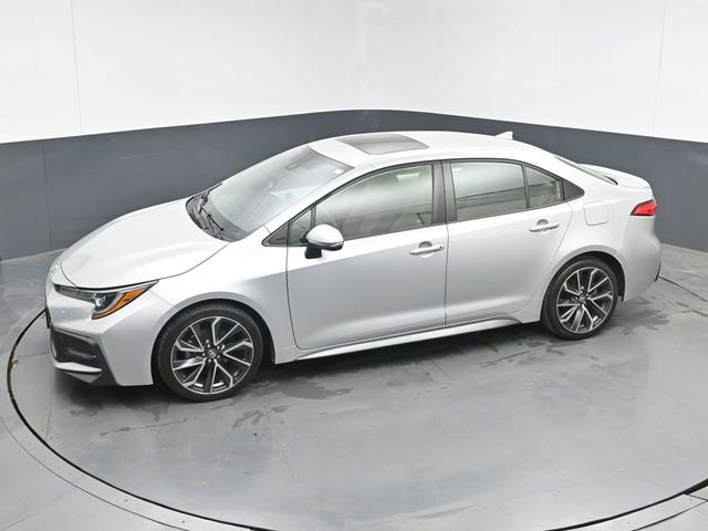 Used 2020 Toyota Corolla SE w/ SE Premium Package FWD image 31