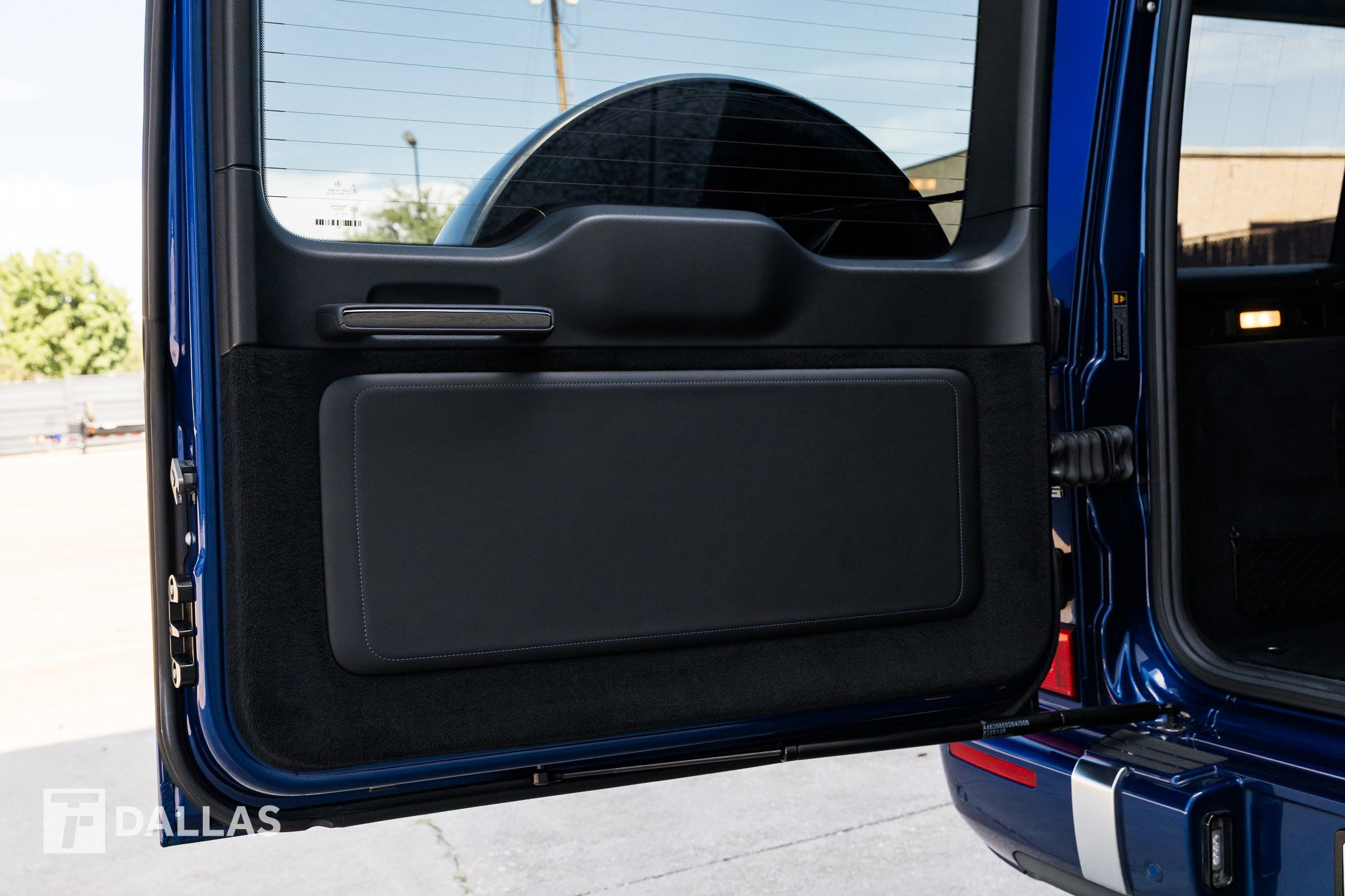 Used 2022 Mercedes-Benz G 63 AMG 4MATIC w/ G Manufaktur Interior Package image 31