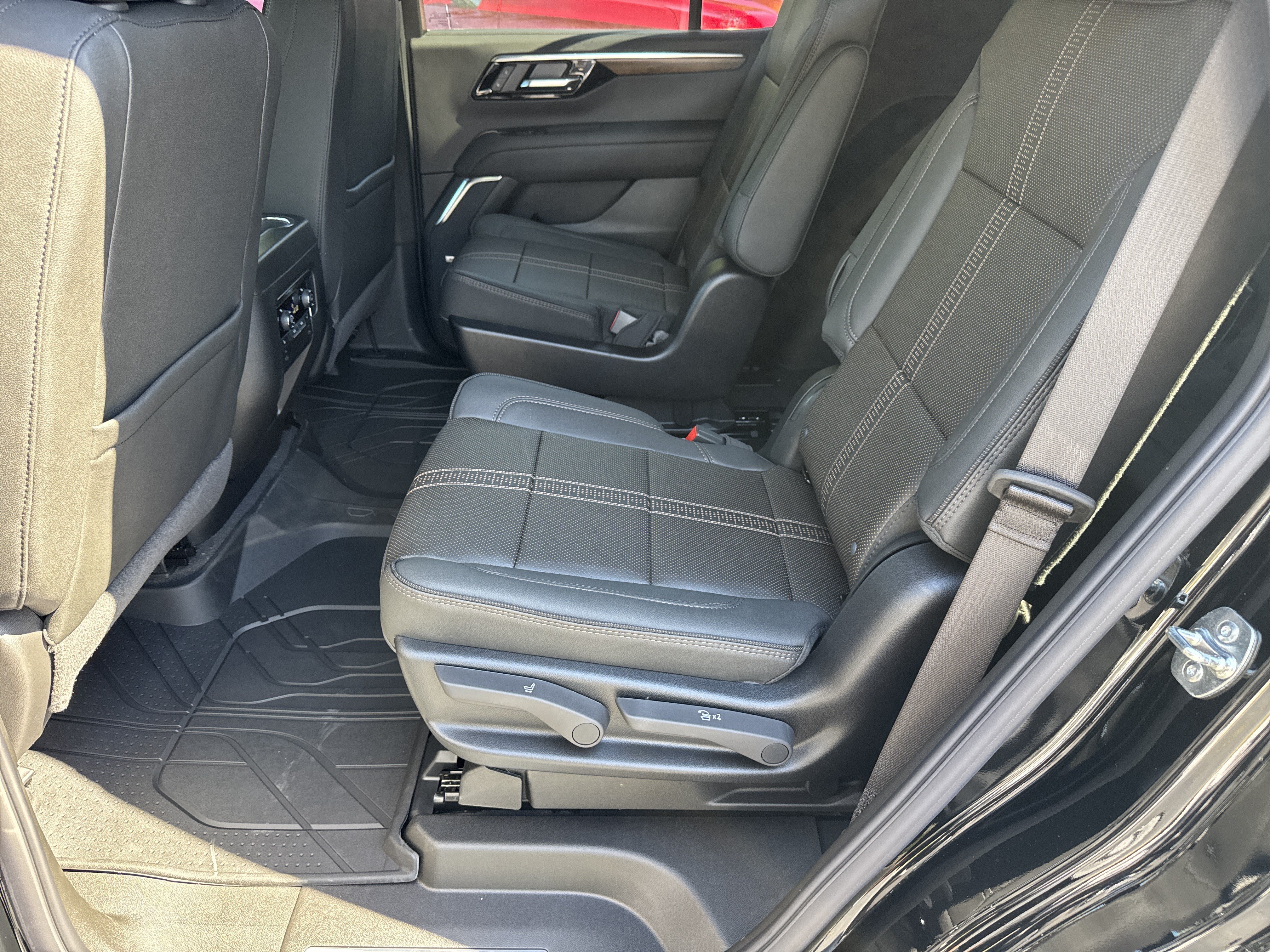 New 2026 Chevrolet Tahoe High Country AWD/4WD image 23