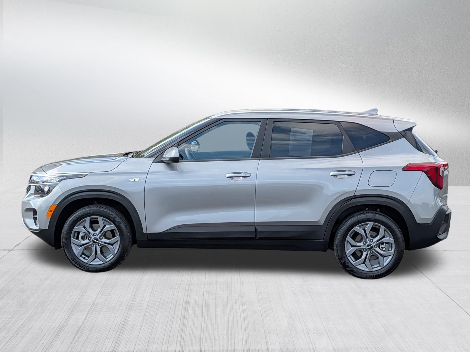 Certified 2025 Kia Seltos LX AWD/4WD image 4