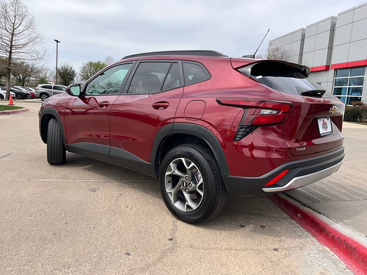 Used 2025 Chevrolet Trax LT image 8