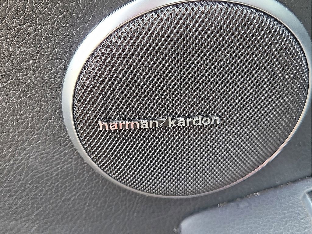 Used 2014 Mercedes-Benz SLK 250 image 23