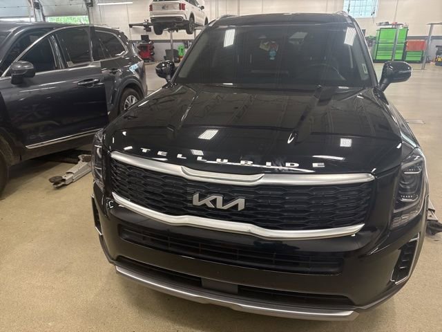 Used 2022 Kia Telluride EX AWD/4WD image 2