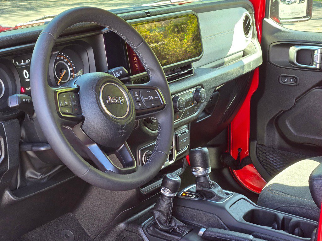 Used 2025 Jeep Wrangler Unlimited Sport AWD/4WD image 21