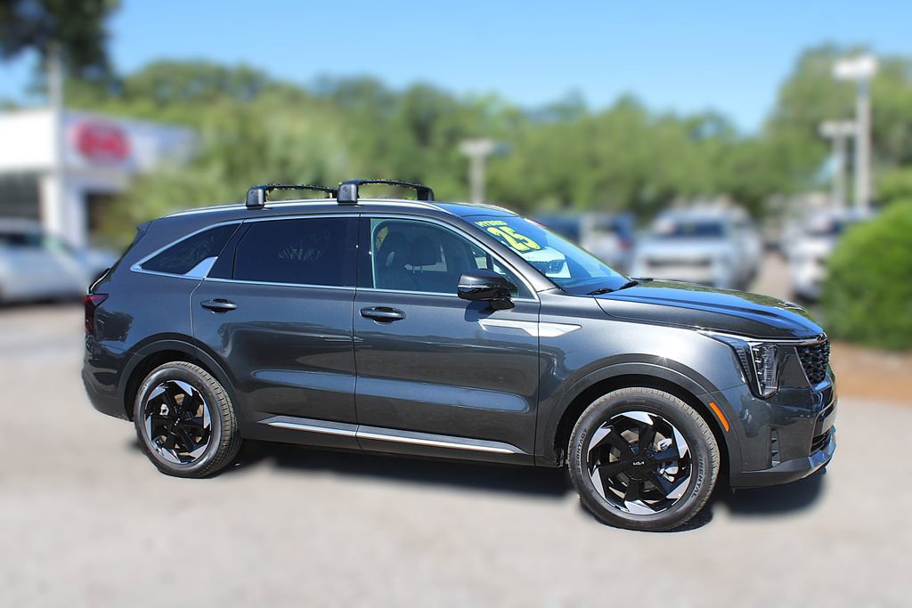 Certified 2025 Kia Sorento EX AWD/4WD image 4