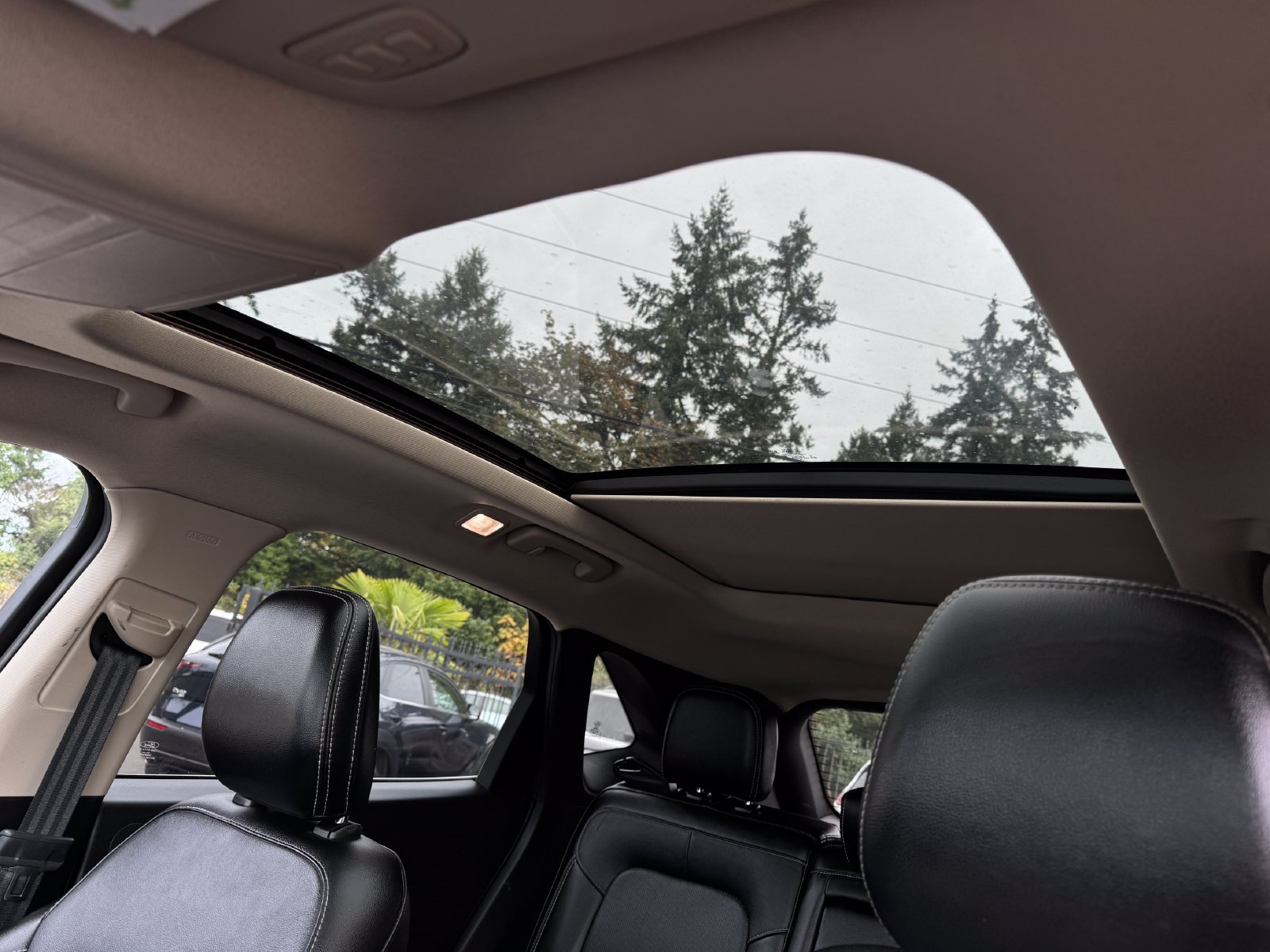Used 2020 Ford Escape Titanium AWD/4WD image 12