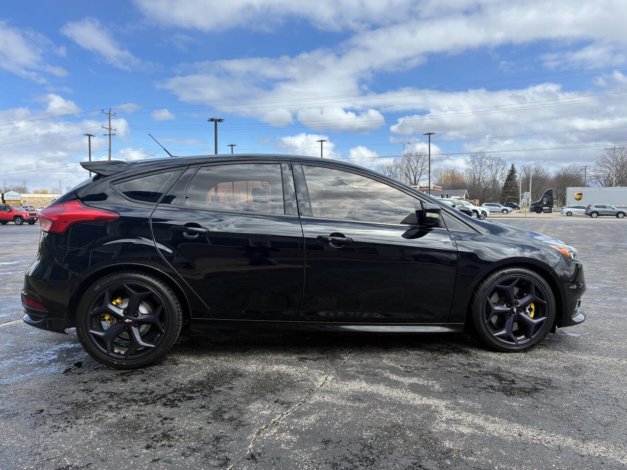 Used 2017 Ford Focus ST image 30