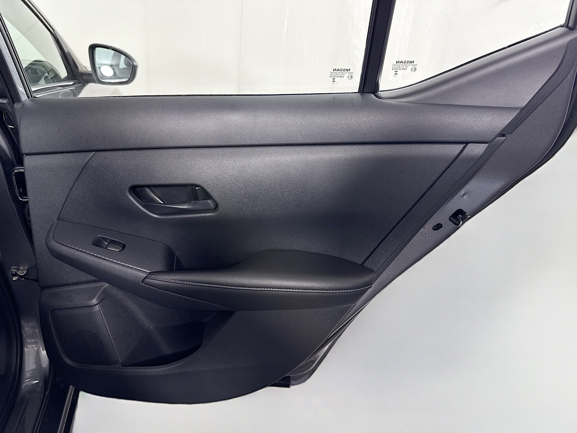 Used 2025 Nissan Sentra SV image 28