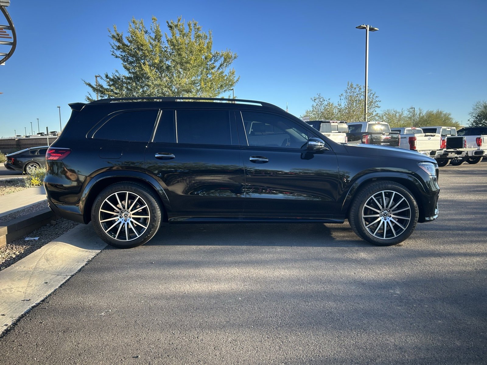 Used 2024 Mercedes-Benz GLS 450 4MATIC image 3