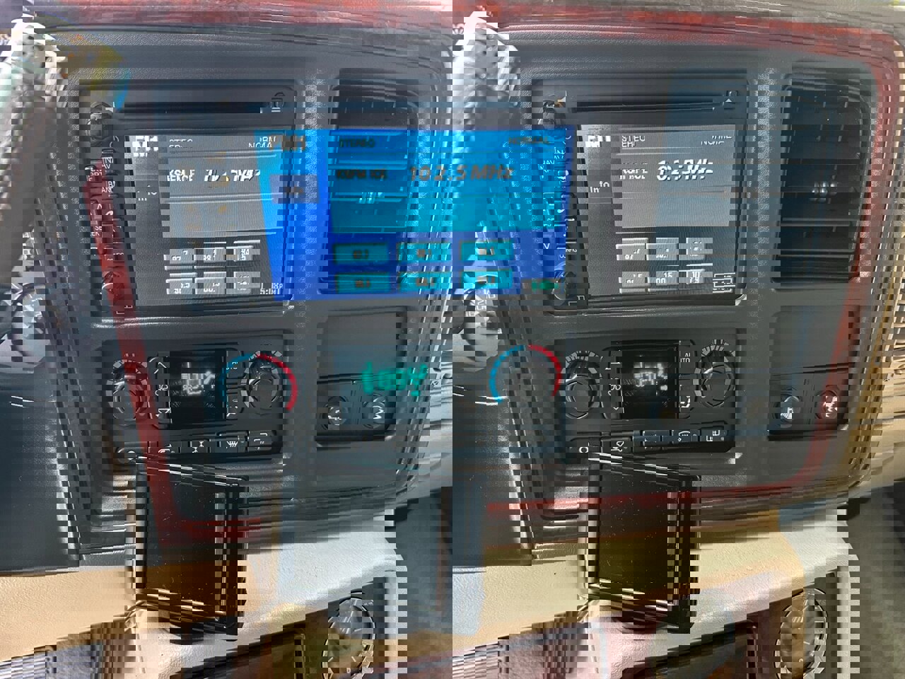 Used 2005 Cadillac Escalade AWD image 24