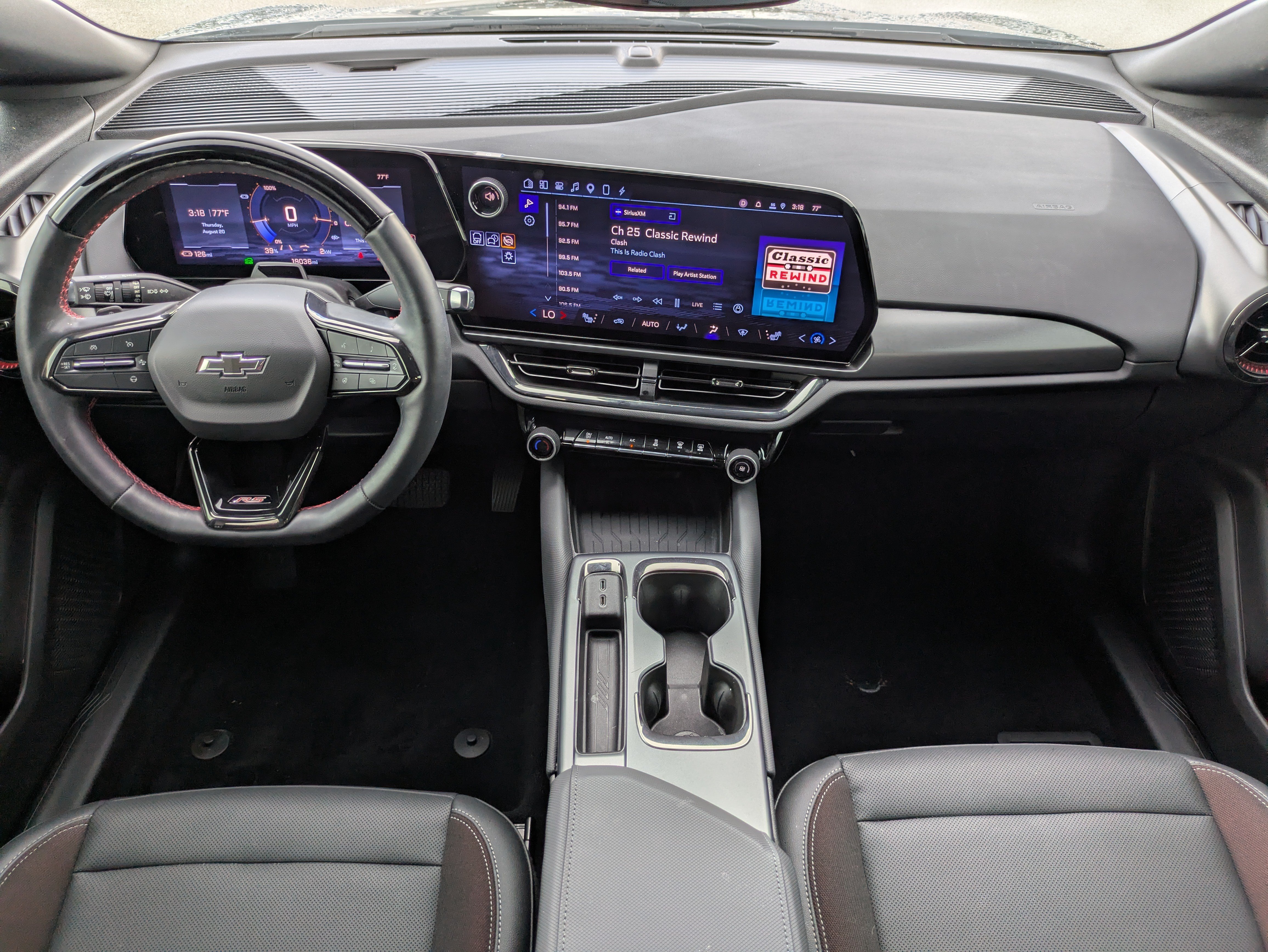 Used 2024 Chevrolet Equinox EV RS FWD image 15