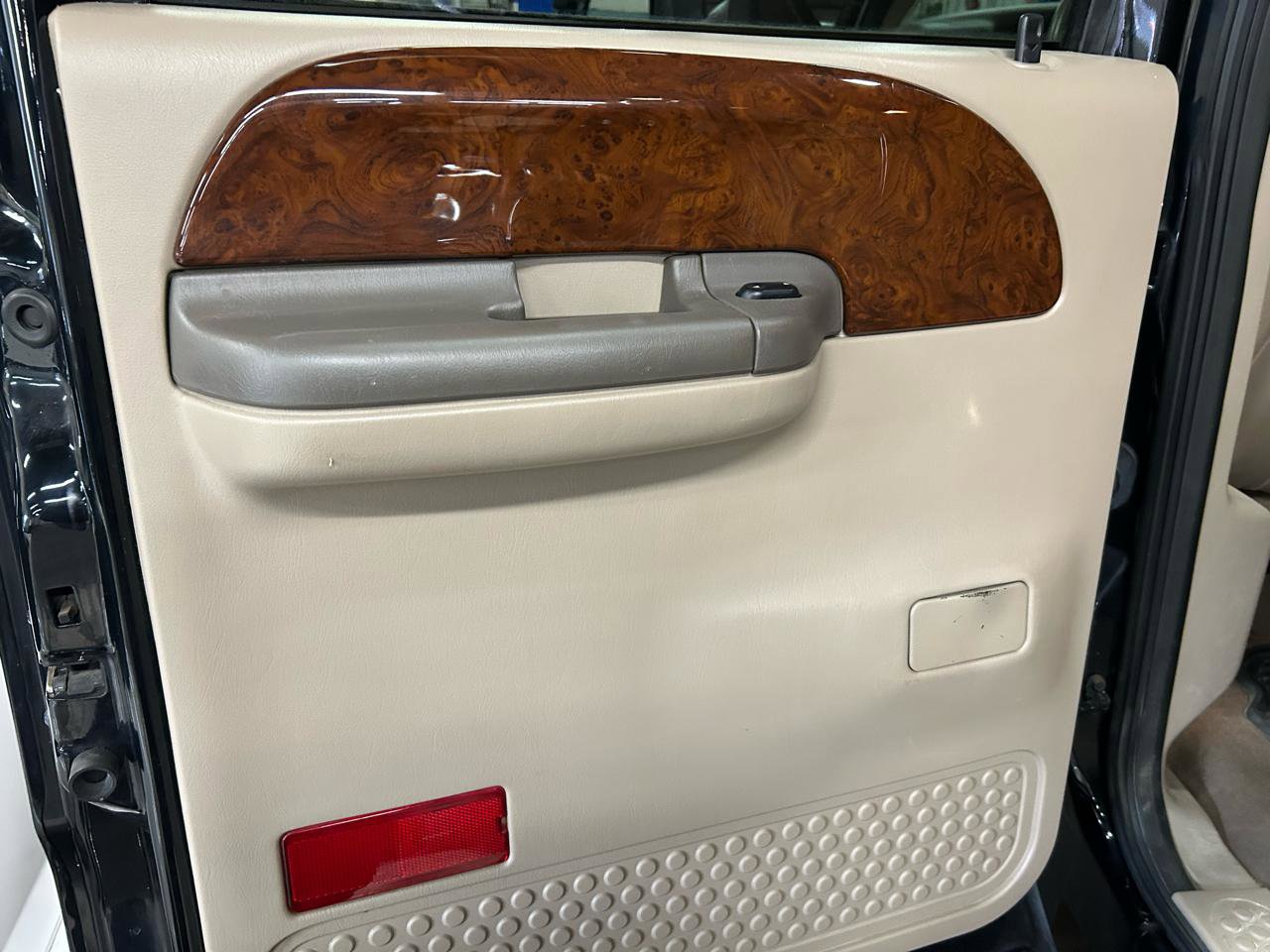 Used 2004 Ford F350 Lariat AWD/4WD image 19