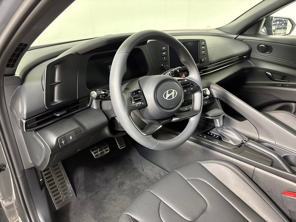 New 2026 Hyundai Elantra SEL Sport FWD image 16