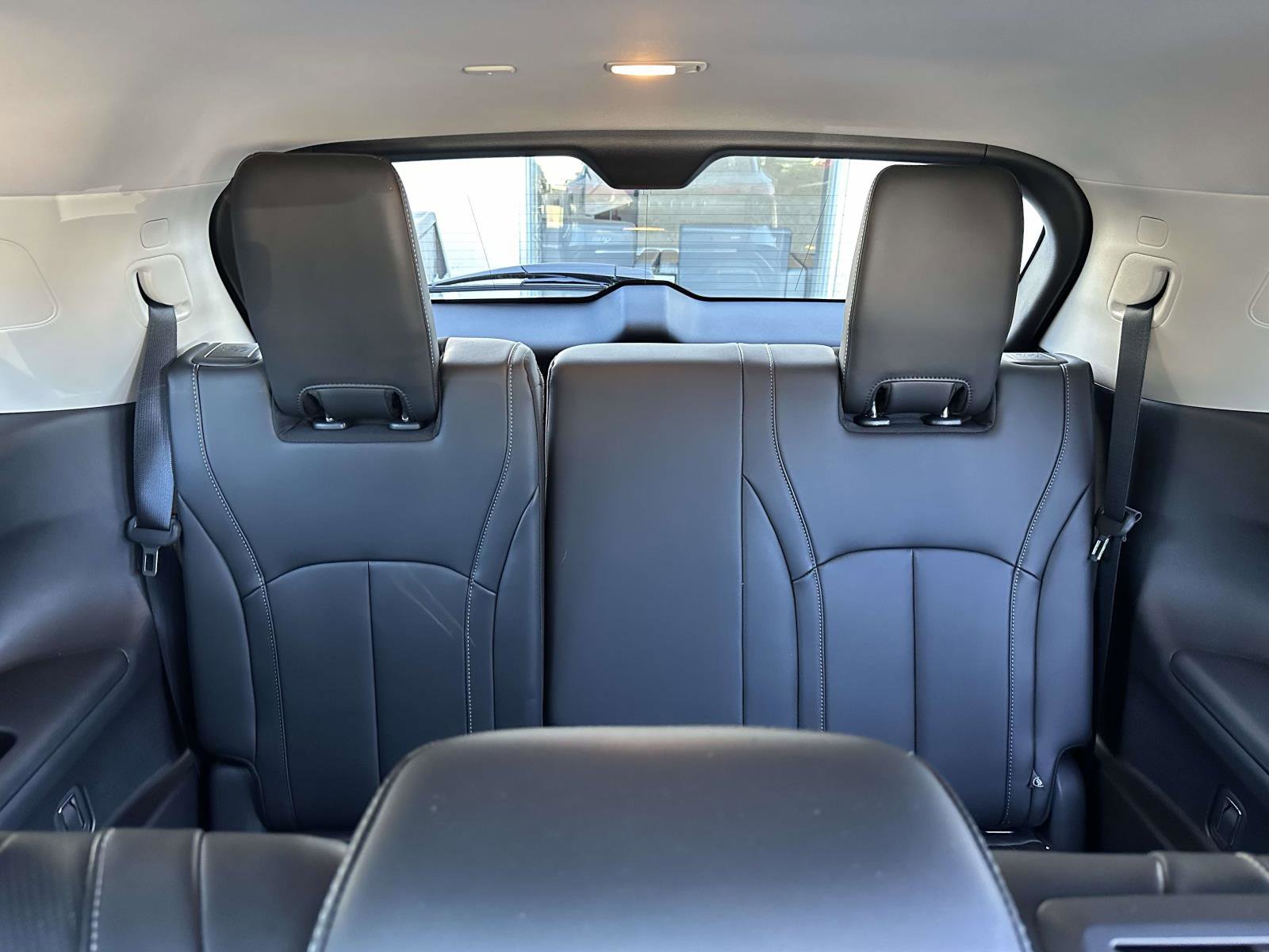 Used 2025 INFINITI QX60 Sensory w/ Vision Package image 11