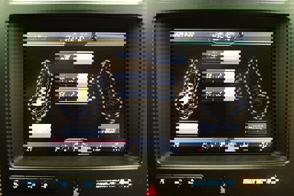 Used 2016 Ford Explorer Platinum image 28