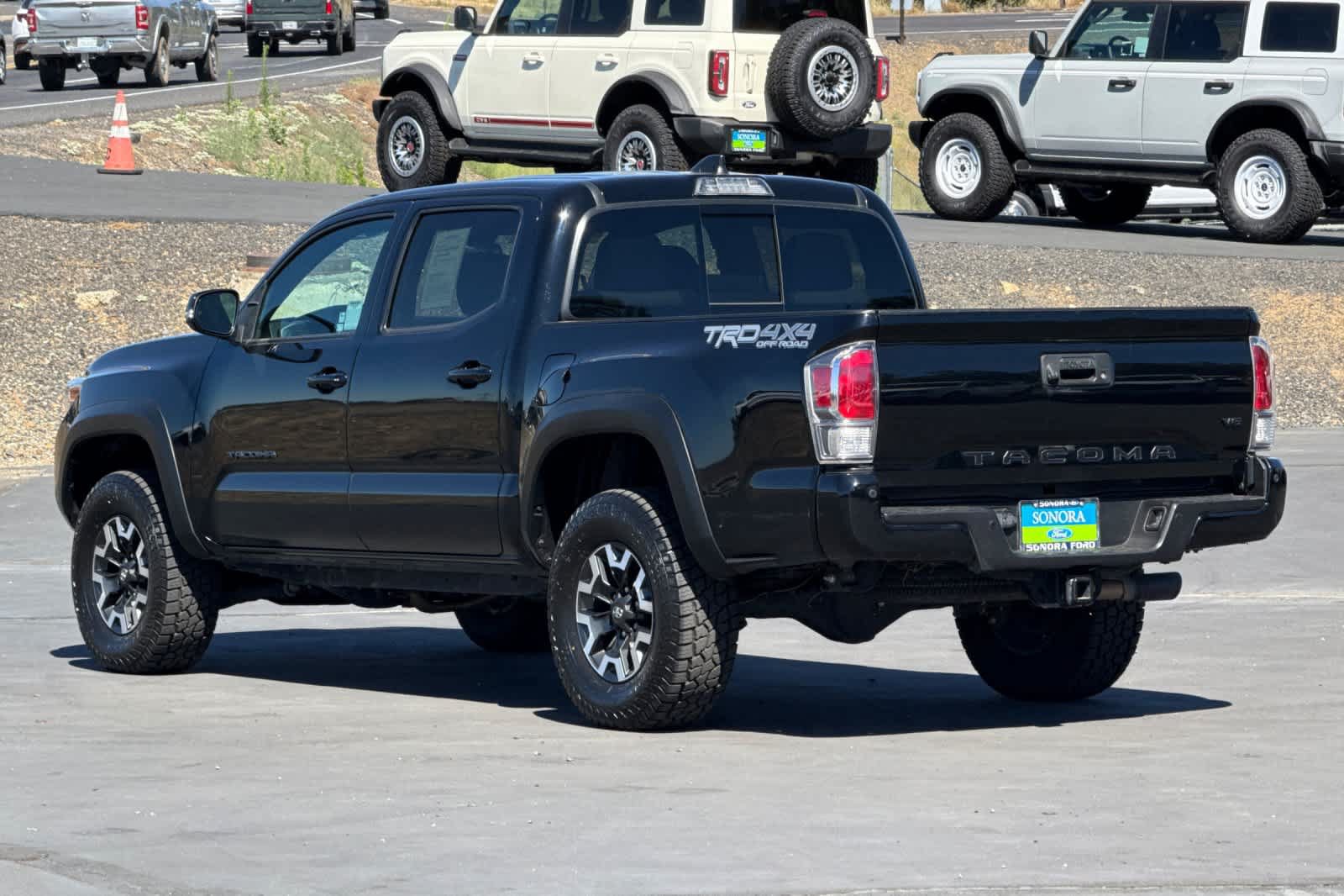 Used 2021 Toyota Tacoma TRD Off-Road w/ Technology Package AWD/4WD image 6
