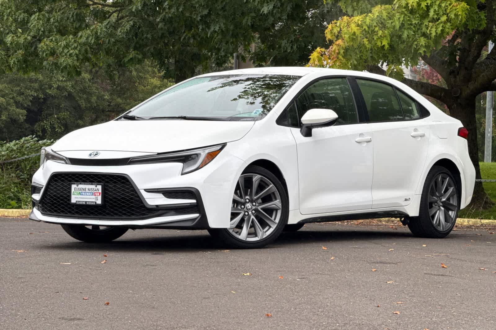 Used 2024 Toyota Corolla SE AWD/4WD image 1