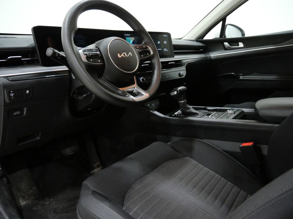 Used 2025 Kia K5 LXS image 11