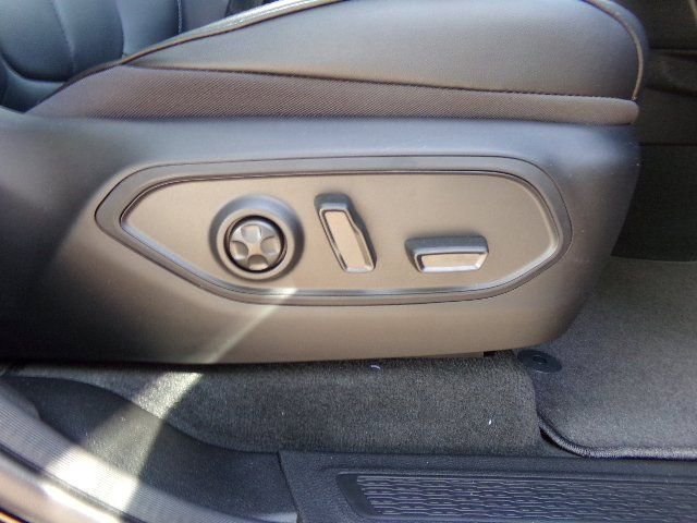 Used 2024 Jeep Grand Cherokee Limited 4xe image 31