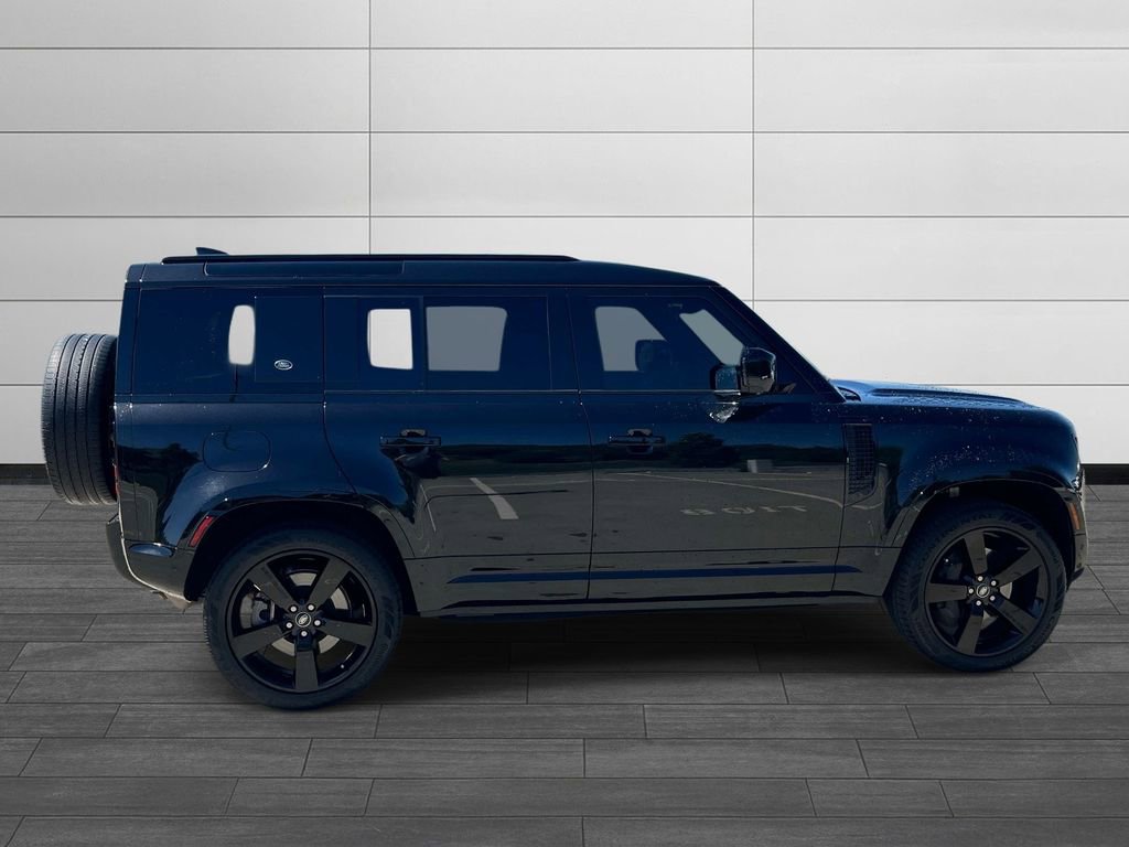 Certified 2023 Land Rover Defender 110 X-Dynamic SE AWD/4WD image 6